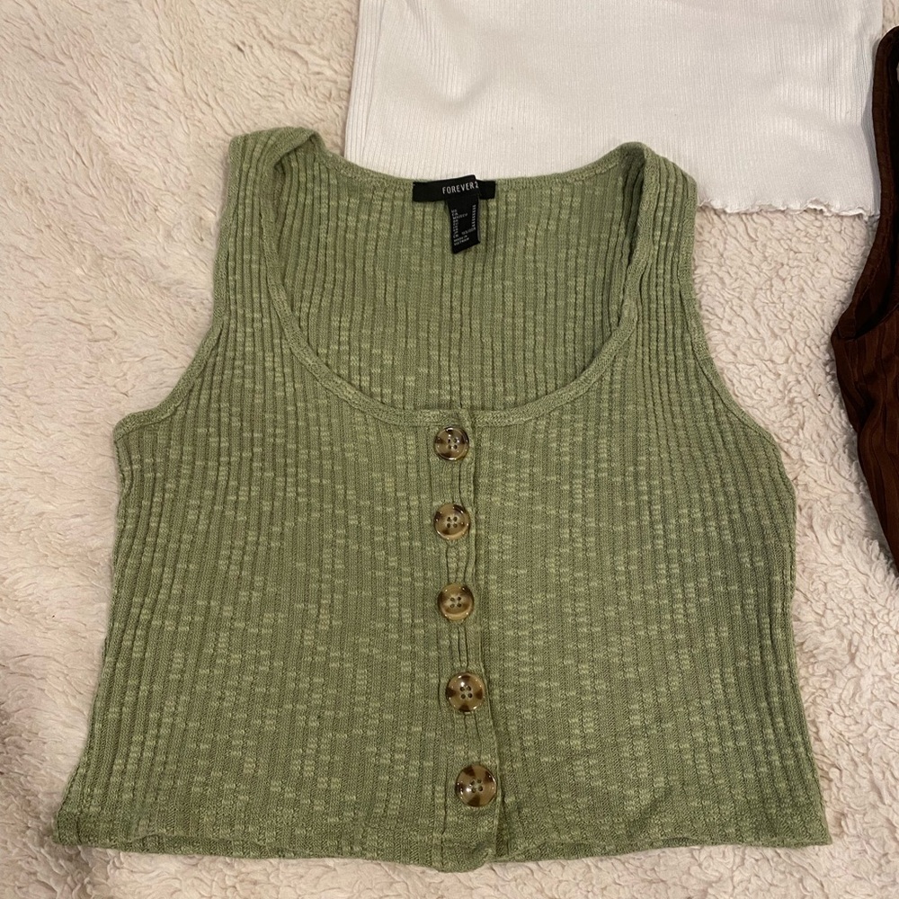 Tank tops - Picture 4 of 5